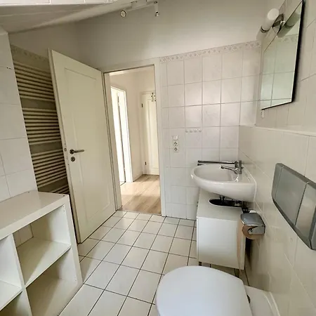 Modern Möblierte Auf Der Glacisstraße Zwischen Neustadt, Elbwiesen Apartment